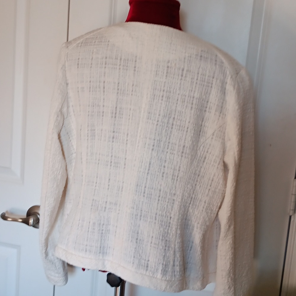 Kate Rosy Crop Off White Blazer, Sz. Lg. 5/$50 - Picture 4 of 5